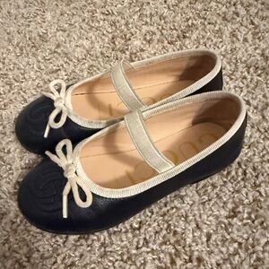 Gucci Girls Navy and Cream Genuine Leather Ballet Flats EU25. Very Used